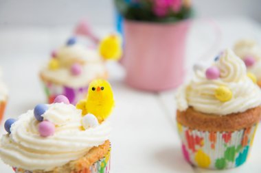 Cupcake mini kabarık kıza