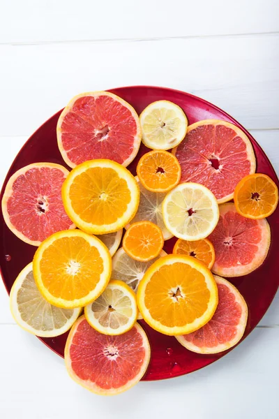 Tranches d'agrumes. Oranges, pamplemousses et citrons — Photo