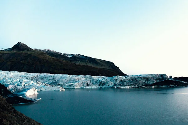 Solnedgång Skaftafell Glaciär Hösten Vackra Glaciärer Rinner Genom Bergen Island — Stockfoto