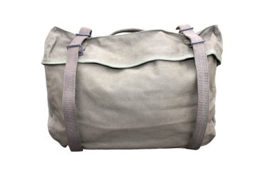 İzole üzerinde askeri sırt çantası