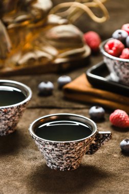 Japonya siyah çay deri taban üzerinde