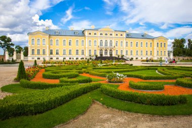 Rundale Sarayı Parkı