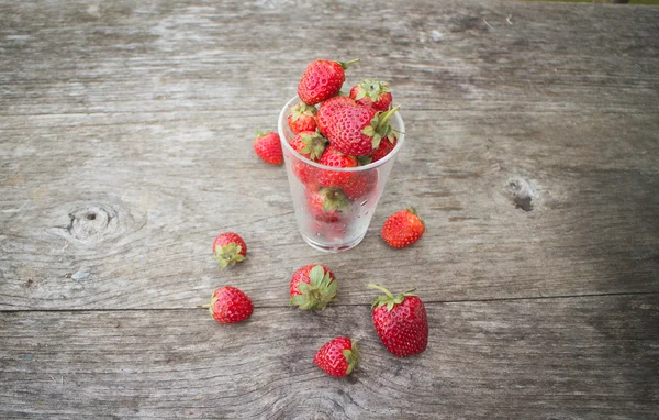 Erdbeeren im Glas — Stockfoto