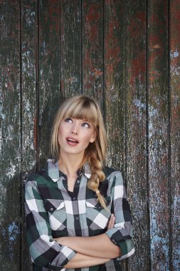 Güzel sarışın kadın.