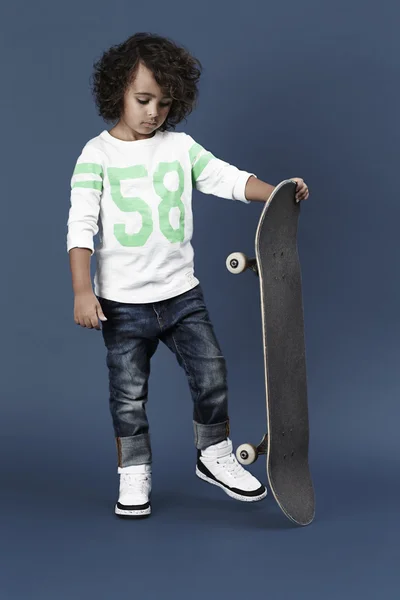 Skater dude looking down — Stock Photo, Image