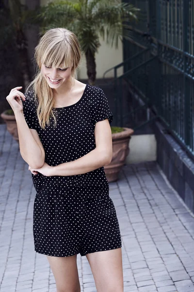 Smiling young woman — Stock Photo, Image