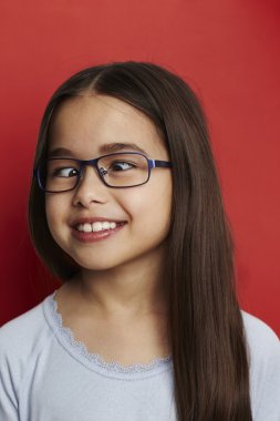 Arsız kız yüz çekerek