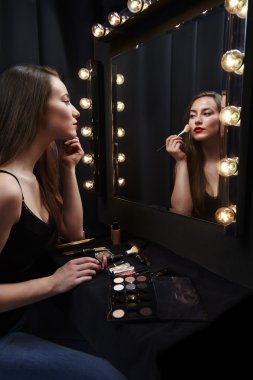 güzellik makyaj uygulanması