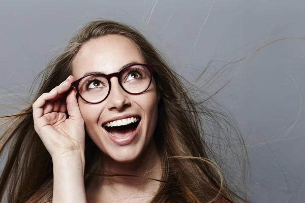Wunderschöne Mädchen mit Brille — Stockfoto