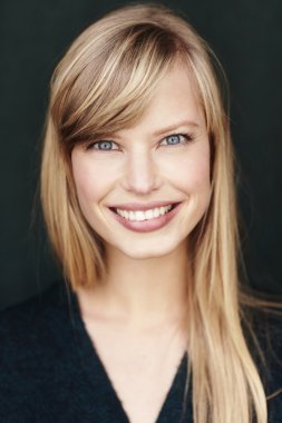 çok güzel sarışın kadın