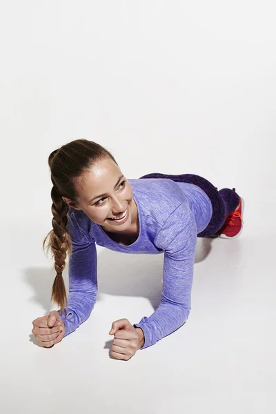 Beautiful athlete press ups — Stock Photo, Image