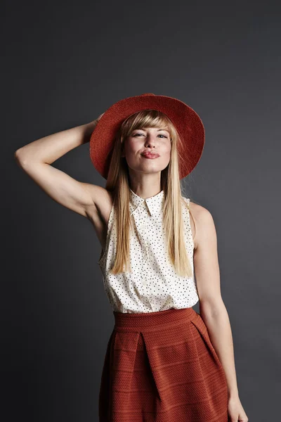 Pouting blond in fashion — Stock Photo, Image