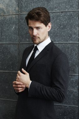 İş James Bond tarzı