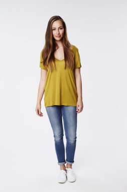 Esmer ve güzel bir kadın