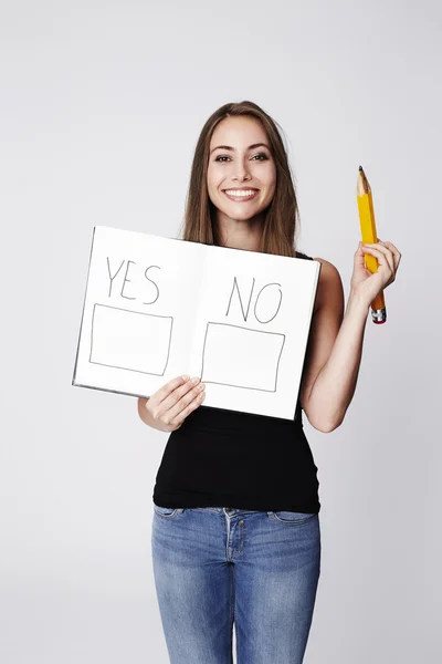 Hermosa mujer confiada para votar — Foto de Stock