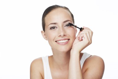 Maskarayı Uygulayan Kadın