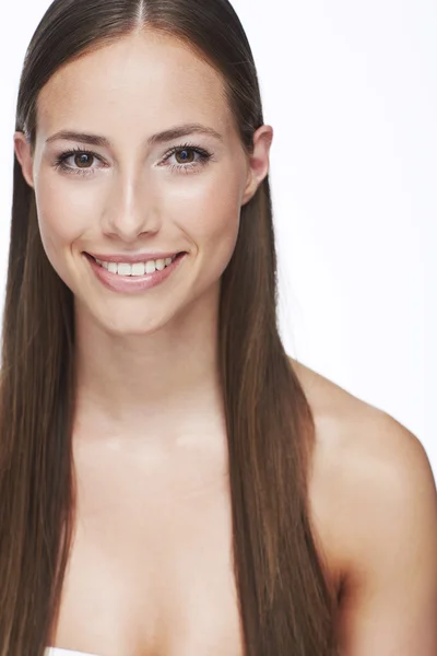 Joven mujer sonriendo — Foto de Stock