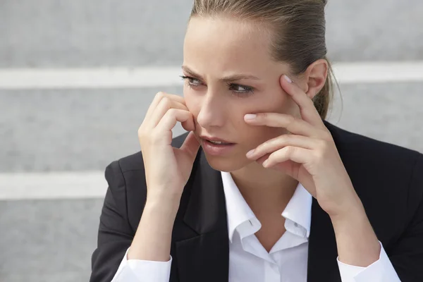 Businesswoman looking away — Stock Photo, Image