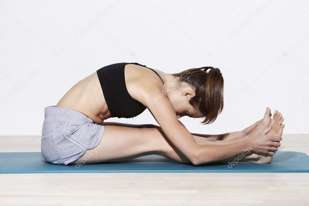 woman training flexibility