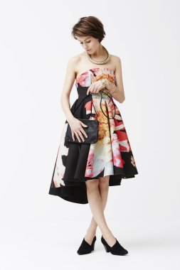 güzel bir kadın kılığında