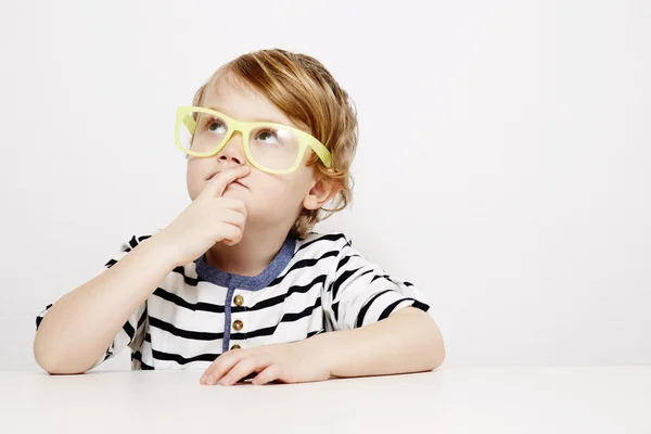 Young boy  thinking — Stockfoto