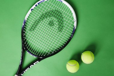 Tenis raket ve topları