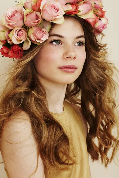 Beautiful flower girl — Stock Photo, Image