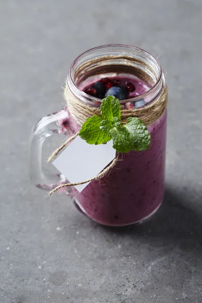 Borcan de smoothie de fructe de casă — Fotografie, imagine de stoc