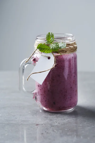 Borcan de smoothie de fructe proaspete — Fotografie, imagine de stoc