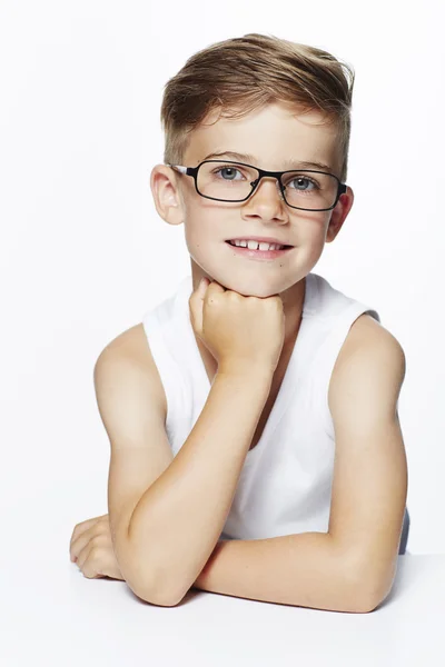 Junge mit Brille — Stockfoto