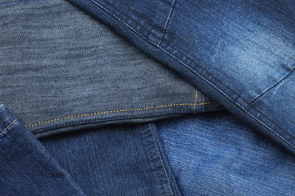 Крупним планом різноманітність джинсів — стокове фото