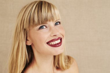 Çekici Genç Kadın