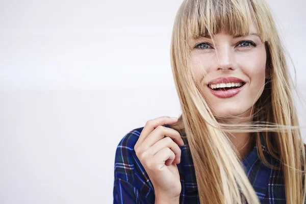 Stunning young woman — Stock Photo, Image