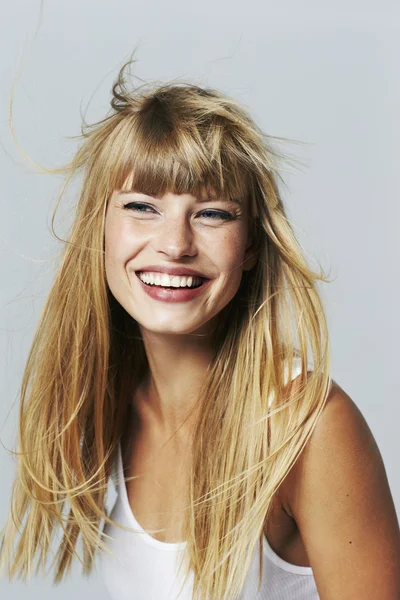 Young woman laughing — Stock Photo, Image