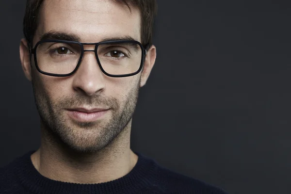 Mi-adulte homme en lunettes — Photo