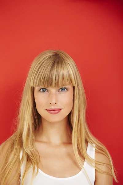 Blue eyed blonde vrouw — Stockfoto