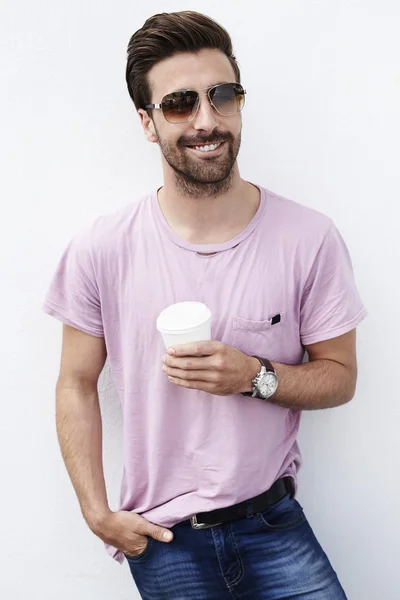 Jovem em tons sorrindo — Fotografia de Stock