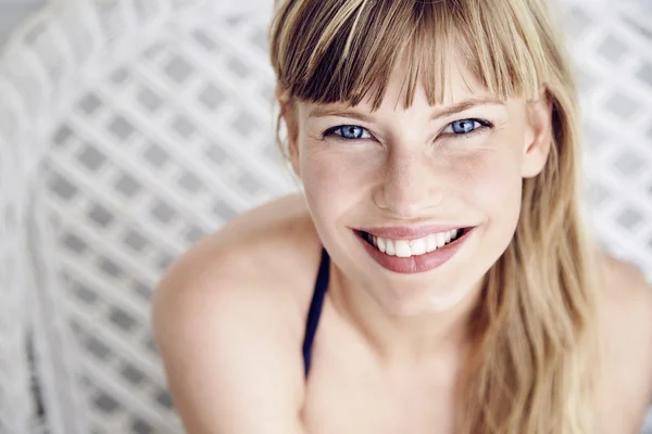 Azul de olhos mulher bonita — Fotografia de Stock