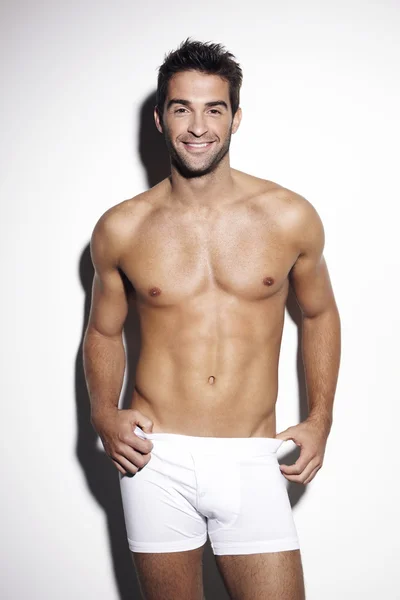 Kendinden emin genç adam.