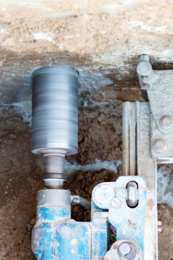 Betonda delme elmas.