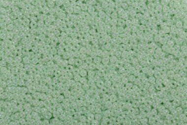 Işık yeşil parlak boncuk.