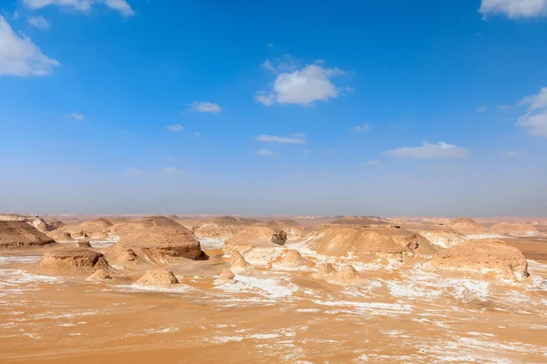 Leere und Schönheit in der Roten Wüste. — Stockfoto