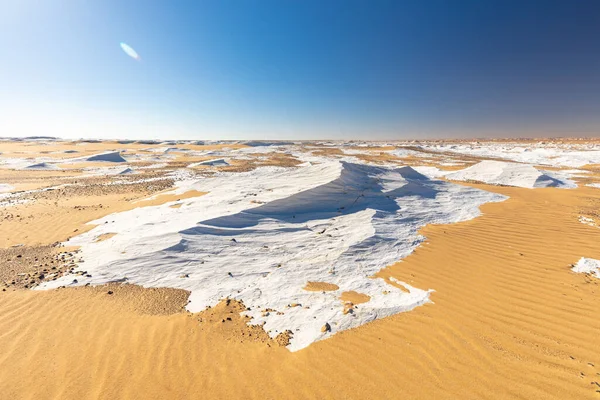 Beeindruckende Weiße Wüste von oben. Schöne ägyptische Landschaft. — Stockfoto