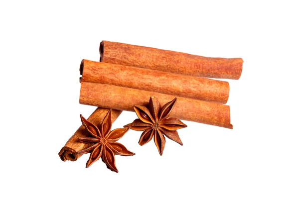 Cinnamon sticks and star anise isolated over a white background — Stock Photo, Image