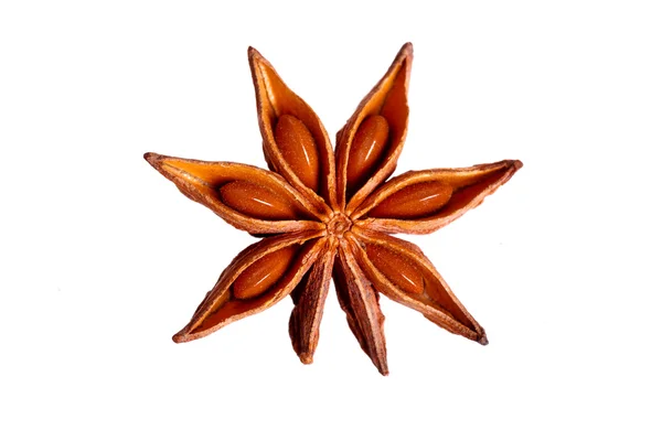 Whole Star Anise aislado sobre fondo blanco con sombra —  Fotos de Stock