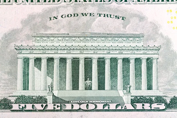 林肯纪念堂的五美元的钞票. — 图库照片
