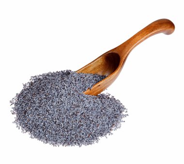 Tahta kaşık, beyaz arka plan üzerinde izole haşhaş tohumu.