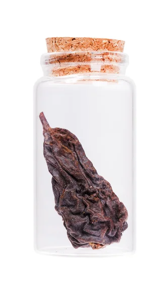 Pera seca en una botella de vidrio con tapón de corcho, aislada en el blanco —  Fotos de Stock