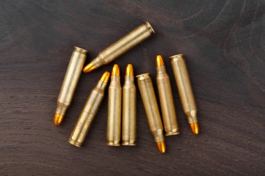 Eski ahşap masa kartuşları.