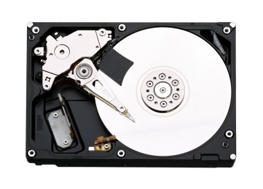 Beyaz arka plan üzerinde izole açık sabit disk.
